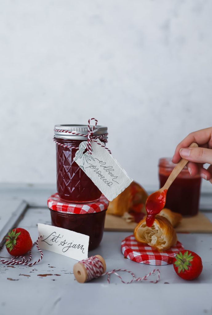 Erdbeermarmelade erdbeer prosecco konfitüre Zuckerzimtundliebe Foodblog Einmachschule Marmeladen Schule wie kocht man marmelade ein rezept marmelade canning strawberry prosecco jam diamant gelierzucker 1:1 aufs brot frühstück brunch sommer im glas einwecken weckglas