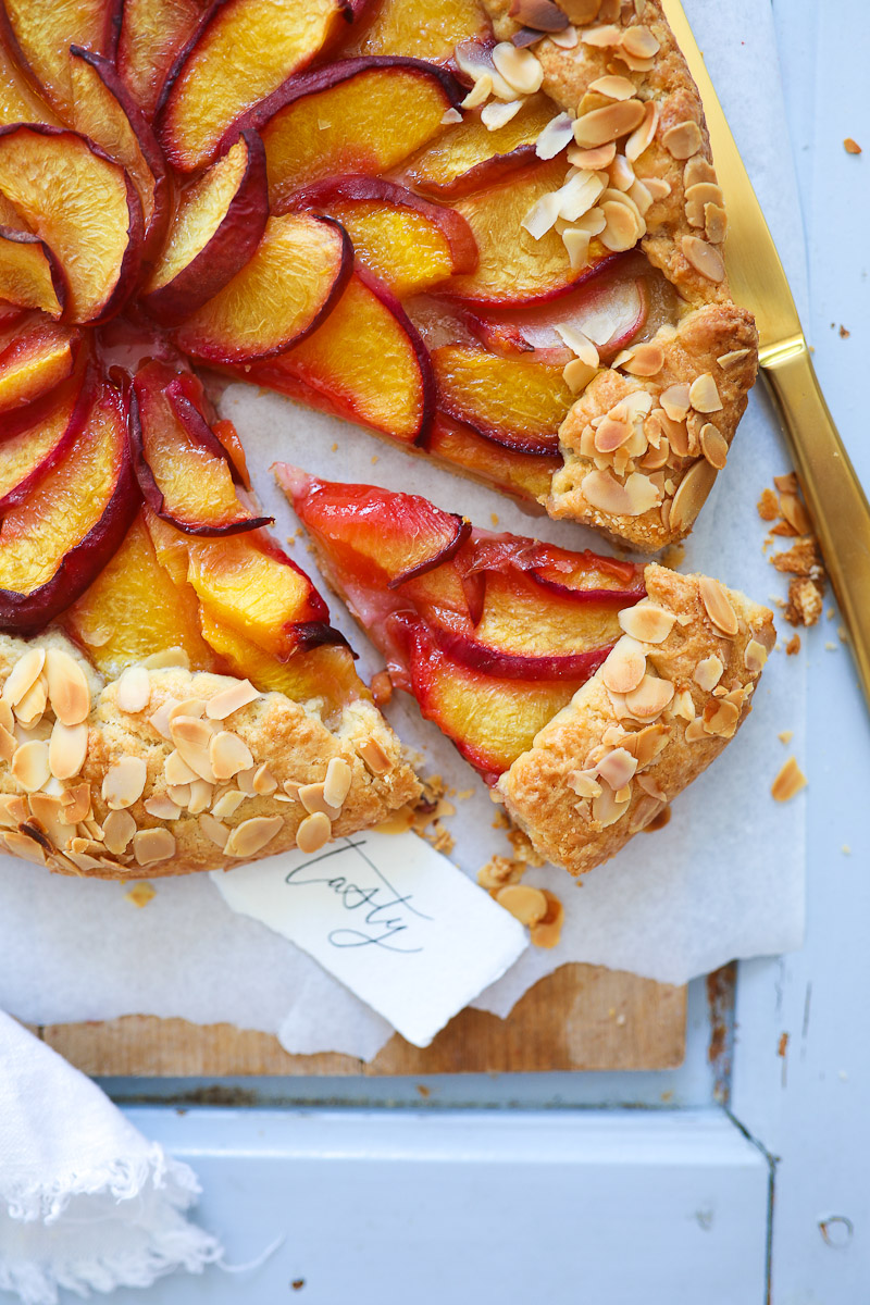 Rezept für einfache Pfirsich-Tarte als Galette: ein fabelhafter Sommerkuchen