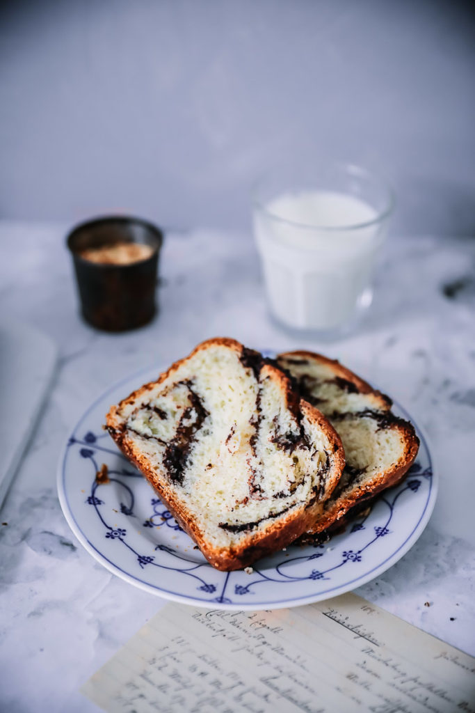 Schokoladen Babka Schoko Hefezopf Schokoladenfüllung einfacher Hefeteig yeast dough Trockenhefe Rezept Backrezept Frühstücksrezept Brunchrezept Schokoladenbrot zuckerzimtundliebe Foodstyling Food photography Backblog the bakefeed