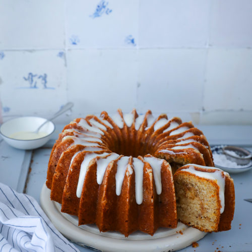 Nusskuchen Gugelhupf Haselnuss Kuchen Zimtfüllung zimtstreusel cinnamon streusel filled hazelnut bundt cake nordicware brilliance zuckerzimtundliebe foodblog backblog foodstyling napfkuchen food photography einfacher ruehrkuchen