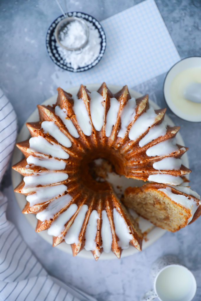 Nusskuchen Gugelhupf Haselnuss Kuchen Zimtfüllung zimtstreusel cinnamon streusel filled hazelnut bundt cake nordicware brilliance zuckerzimtundliebe foodblog backblog foodstyling napfkuchen food photography einfacher ruehrkuchen