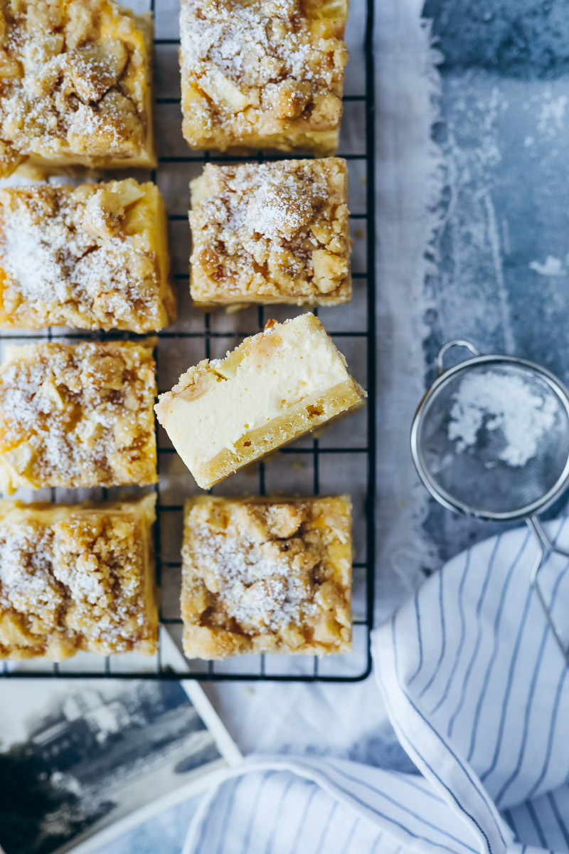 Rezept für Apfel Streuselkuchen vom Blech als Käsekuchen mit Quarkfüllung