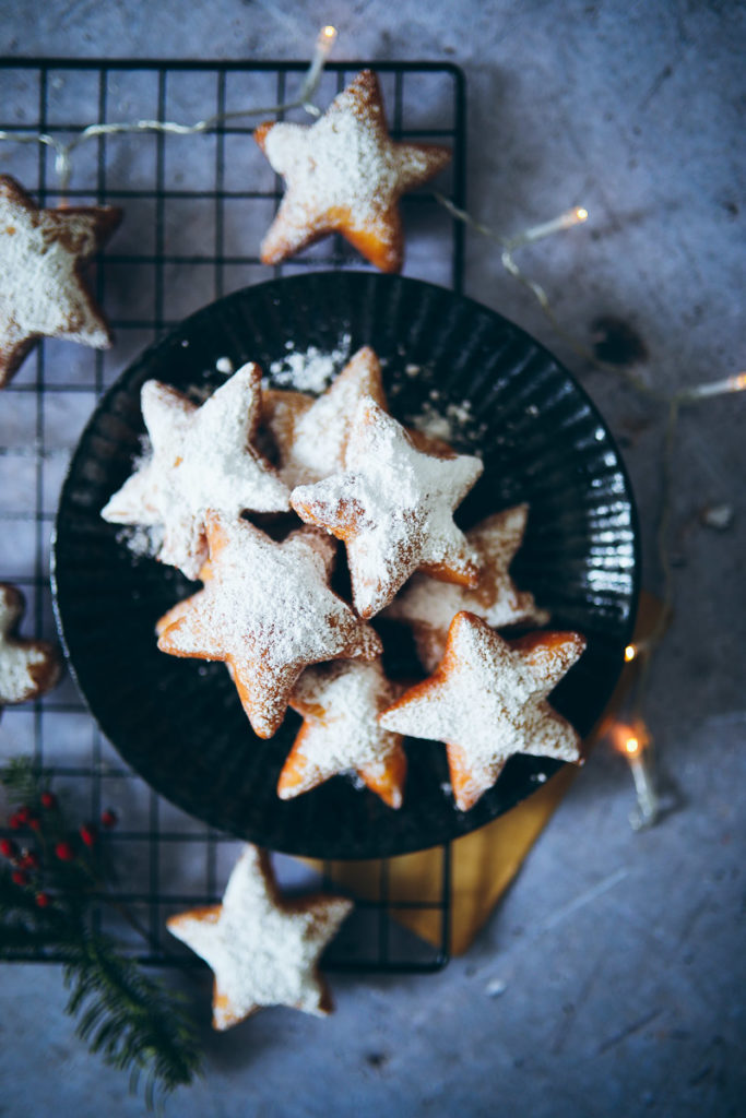 Weihnachts zimt krapfen kreppel berliner donuts beignets rezept krapfen schmalzkuchen zuckerzimtundliebe weihnachtsbäckerei weihnachtsgebäck cinnamon beignets foodstyling food photography the bakefeed the feedfeed