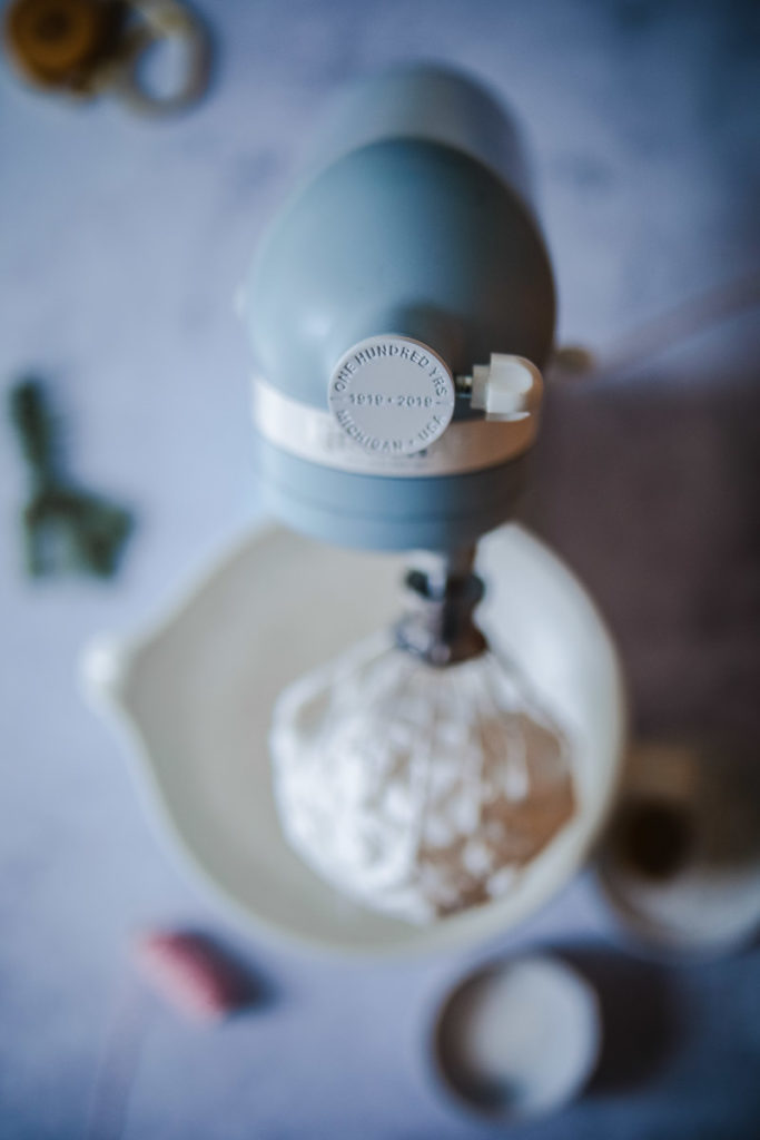 KitchenAid hellblau, kitchenaid jubiläum, kitchenaid standmixer, der beste standmixer, kitchenaid special edition kitchenaid porzellanschüssel zuckerzimtundliebe foodstyling foodblog backblog gewinnspiel 