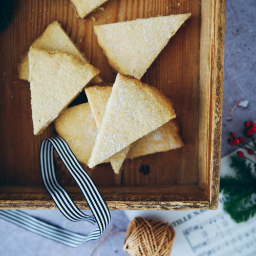 Shortbread Kardamom Weihnachtsplätzchen Rezept einfaches Shortbread Weihnachtsgewürze Weihnachtsgebäck backen weihnachtsbäckerei zuckerzimtundliebe foodblog backblog foodstyling food photography fuchs gewürze the bakefeed food 52grams