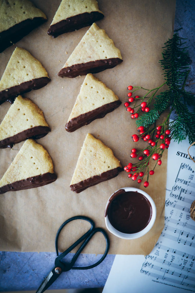 Shortbread Kardamom Weihnachtsplätzchen Rezept einfaches Shortbread Weihnachtsgewürze Weihnachtsgebäck backen weihnachtsbäckerei zuckerzimtundliebe foodblog backblog foodstyling food photography fuchs gewürze the bakefeed food 52grams