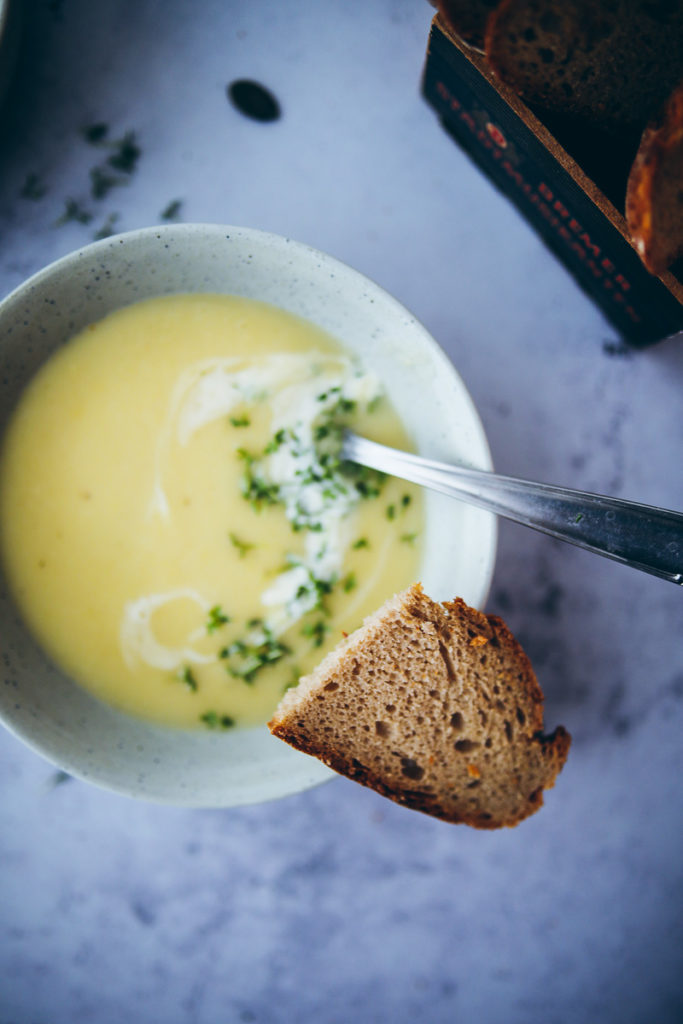 Kartoffel suppe rezept kartoffel lauchsuppe mittagessen kartoffelrezept potato soup leek soup zuckerzimtundliebe foodstyling food photography the feedfeed the kitchn food 52