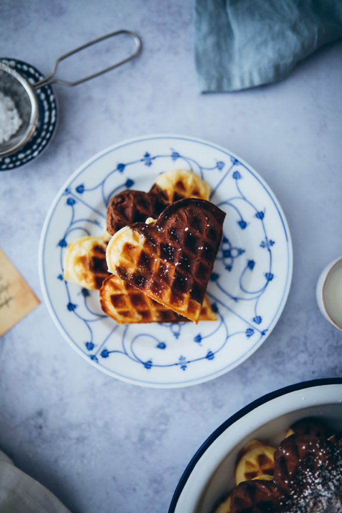 Marmor Schoko waffeln herzwaffeln einfaches waffelrezept heartwaffles marble chocolate waffles Foodblog Backblog Foodstyling Food photography Soulfood zuckerzimtundliebe waffel backen tipps
