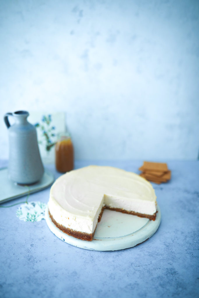 new york cheesecake rezept käsekuchen mit karamell sauce salted caramel foodstyling food photography the bakefeeed zuckerzimtundliebe foodblog backblog