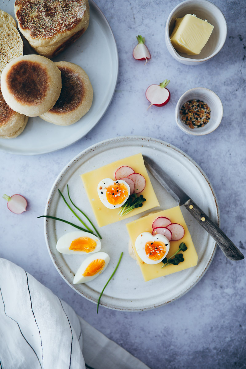 Wenn ein Käsebrot auf selbst gemachtem Toastbrötchen mehr als 1000 Worte sagt (enthält Werbung)