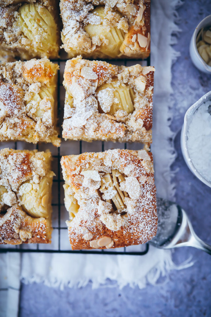 Versunkener Apfelkuchen vom Blech Zuckerzimtundliebe Rührteig Blechkuchen bester Apfelkuchen sheet cake apple cake sunken apple foodstyling food photography the bakefeed