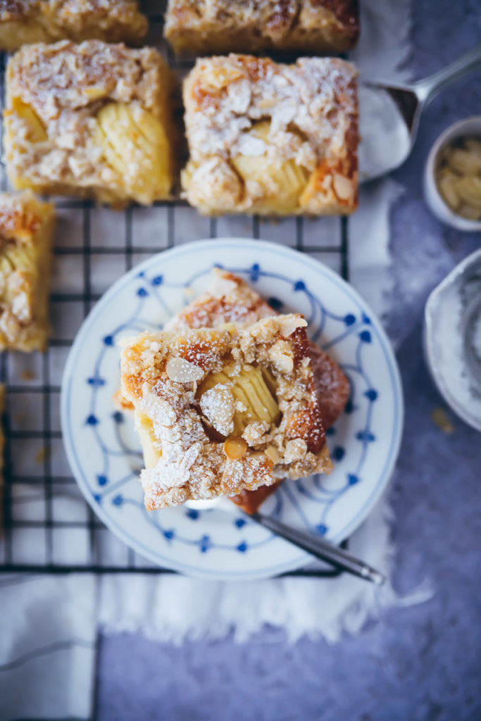 Versunkener Apfelkuchen vom Blech Zuckerzimtundliebe Rührteig Blechkuchen bester Apfelkuchen sheet cake apple cake sunken apple foodstyling food photography the bakefeed