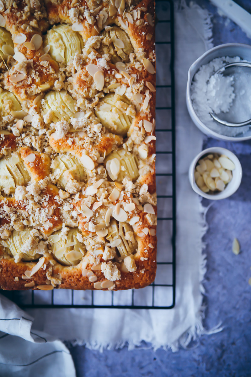 Versunkener Apfelkuchen vom Blech Zuckerzimtundliebe Rührteig Blechkuchen bester Apfelkuchen sheet cake apple cake sunken apple foodstyling food photography the bakefeed