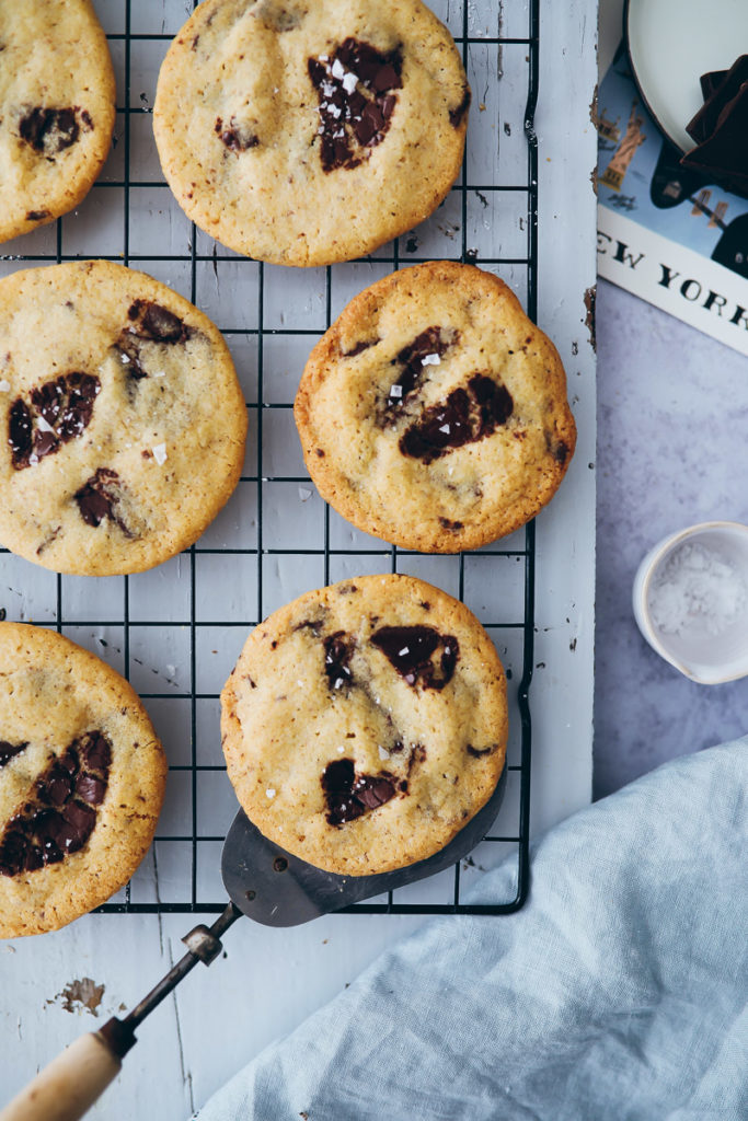 Perfect Chocolate chip cookies zuckerzimtundliebe foodstyling food photography foodblog backblog kekse schokokekse backen backrezept the bakefeed baking from scratch