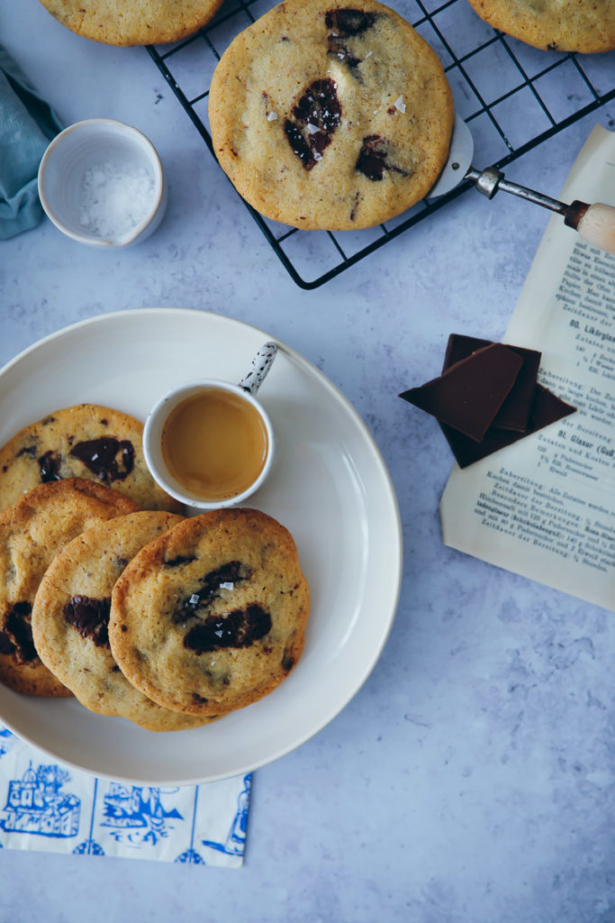 Perfect Chocolate chip cookies zuckerzimtundliebe foodstyling food photography foodblog backblog kekse schokokekse backen backrezept the bakefeed baking from scratch