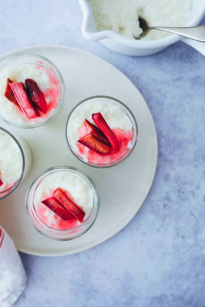 Rhabarber Milchreis ofengerösteter Rhabarber Rhabarbersirup Rhabarberrezepte Rhabarberkompott wie macht man milchreis rice pudding rhubarb foodstyling food stylist food photography backblog zuckerzimtundliebe food 52 the bakefeed