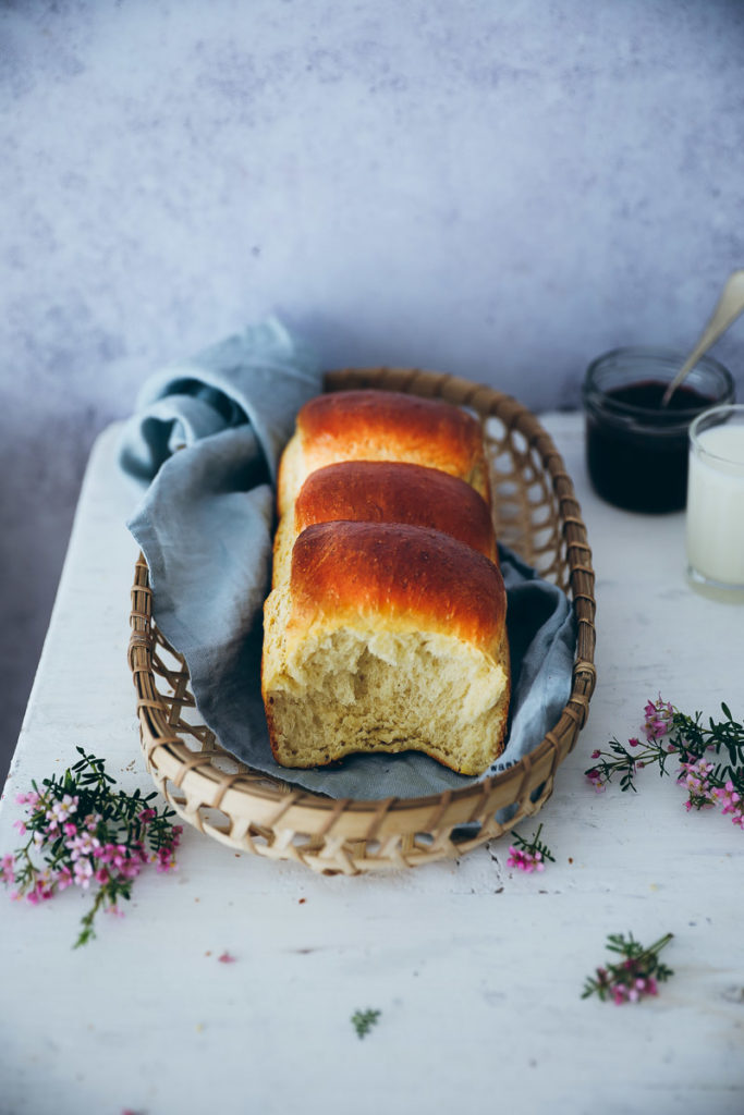 Einback süsses Hefebrot Milk bread recipe Rezept Brotrezept Grundrezept Hefeteig weiches brot hefezopf Trockenhefe zuckerzimtundliebe foodblog backblog foodstylist food styling food photography breakfast french bread food 52 the bakefeed