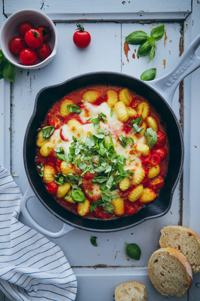 Gnocchi Rezept TOmatensauce überbacken gnocchi aus dem Ofen Steinhaus Pasta al forno mozzarella einfaches mittagessen rezept foodstylist food styling food photography german foodblog zuckerzimtundliebe