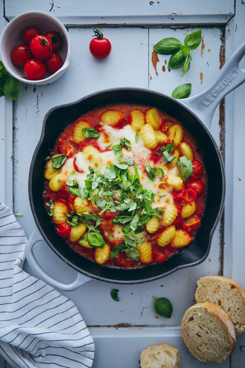 Gnocchi Rezept TOmatensauce überbacken gnocchi aus dem Ofen Steinhaus Pasta al forno mozzarella einfaches mittagessen rezept foodstylist food styling food photography german foodblog zuckerzimtundliebe