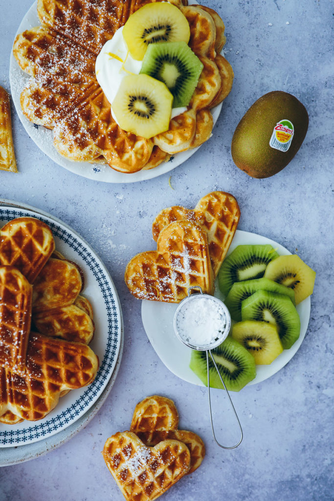 Kiwi Zitronenwaffeln Zespri SunGold Kiwi lemon waffles foodstyling foodstylist frühstücksideen brunch bakefeed donna hay zuckerzimtundliebe backblog