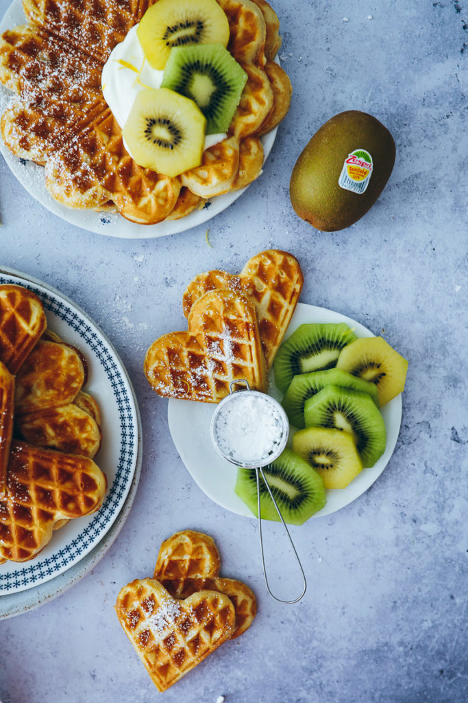 Kiwi Zitronenwaffeln Zespri SunGold Kiwi lemon waffles foodstyling foodstylist frühstücksideen brunch bakefeed donna hay zuckerzimtundliebe backblog