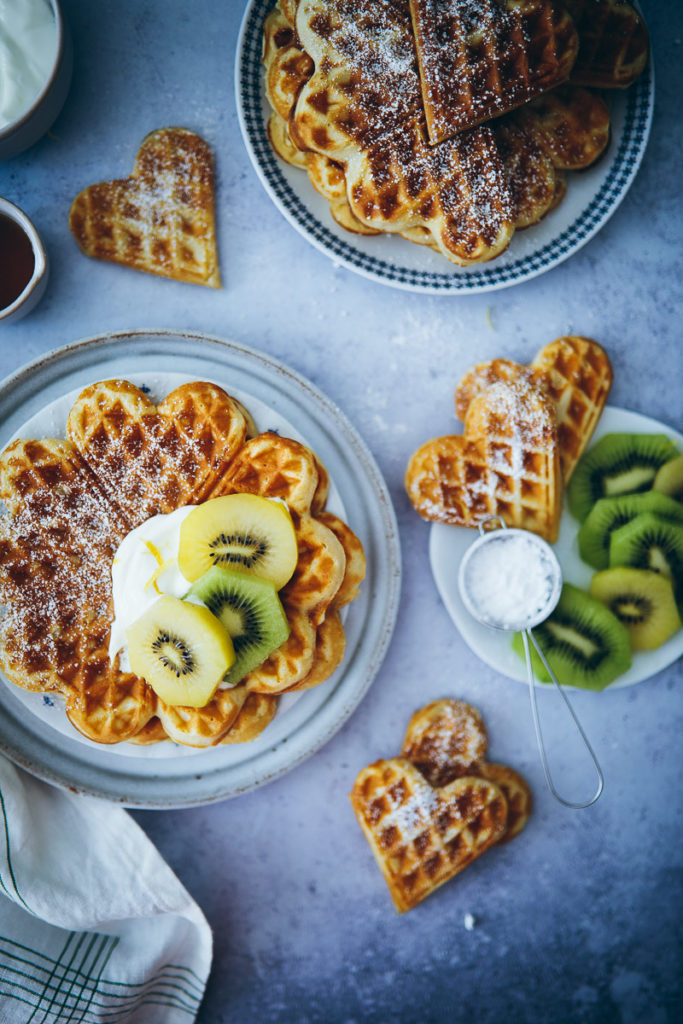 Kiwi Zitronenwaffeln Zespri SunGold Kiwi lemon waffles foodstyling foodstylist frühstücksideen brunch bakefeed donna hay zuckerzimtundliebe backblog