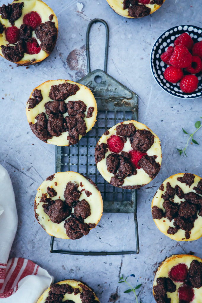 Zupfkuchen Muffins Rezept Käsekuchen muffins quark käsekuchen schoko käsekuchen chocolate cheesecake muffins recipe foodstyling food stylist the bakefeed zuckerzimtundliebe virginia horstmann kleiner käsekuchen food photography
