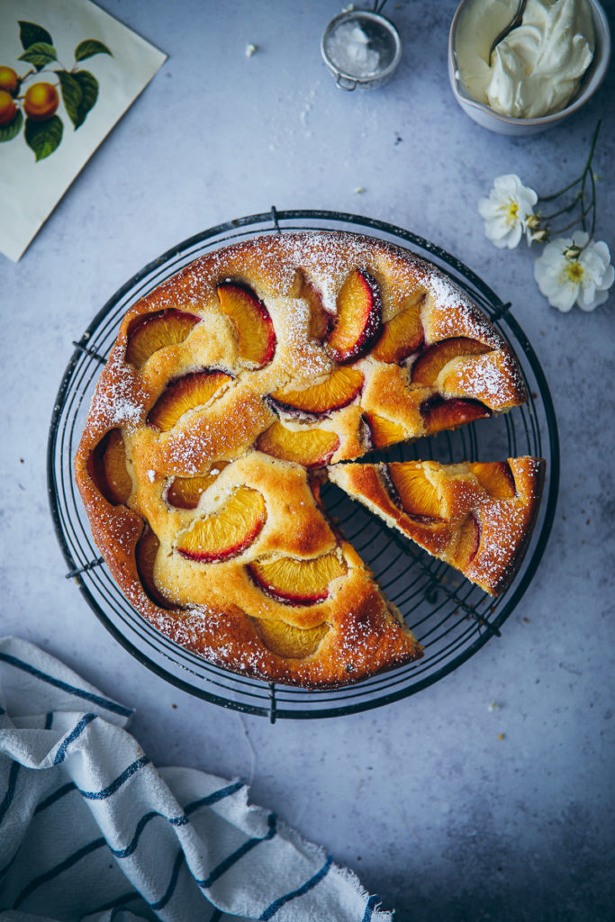 Pfirsichkuchen obstkuchen joghurt kuchen rezept easy peach cake foodstyling food stylist zuckerzimtundliebe foodblog bakefeed donna hay
