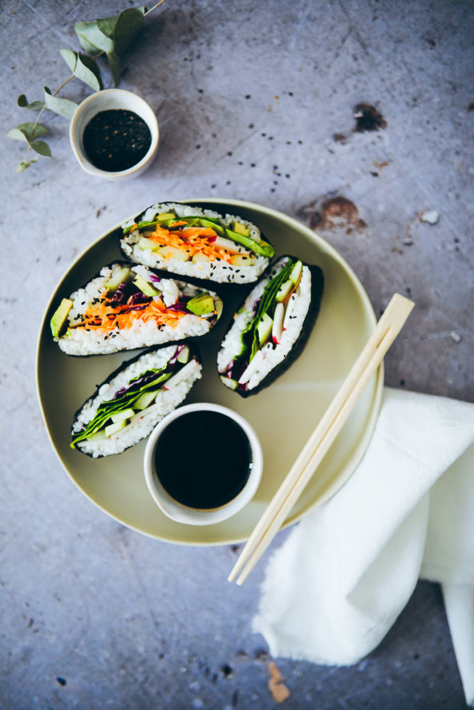 Onigirazu recipe rezept sushi sandwich selber machen foodstyling food stylist vegetarisch veggie food photography zuckerzimtundliebe foodblog cookfeed nytfood food52