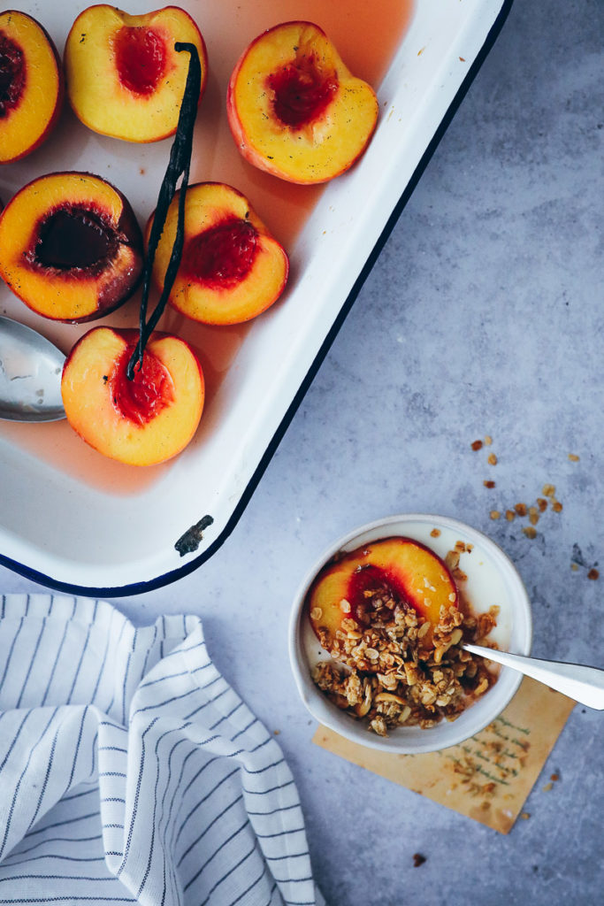 roasted peaches ofen pfirsich rezept foodstyling food photography grillen dessert obst dessert einfacher nachtisch steinobst rezept bakefeed zuckerzimtundliebe bakefeed