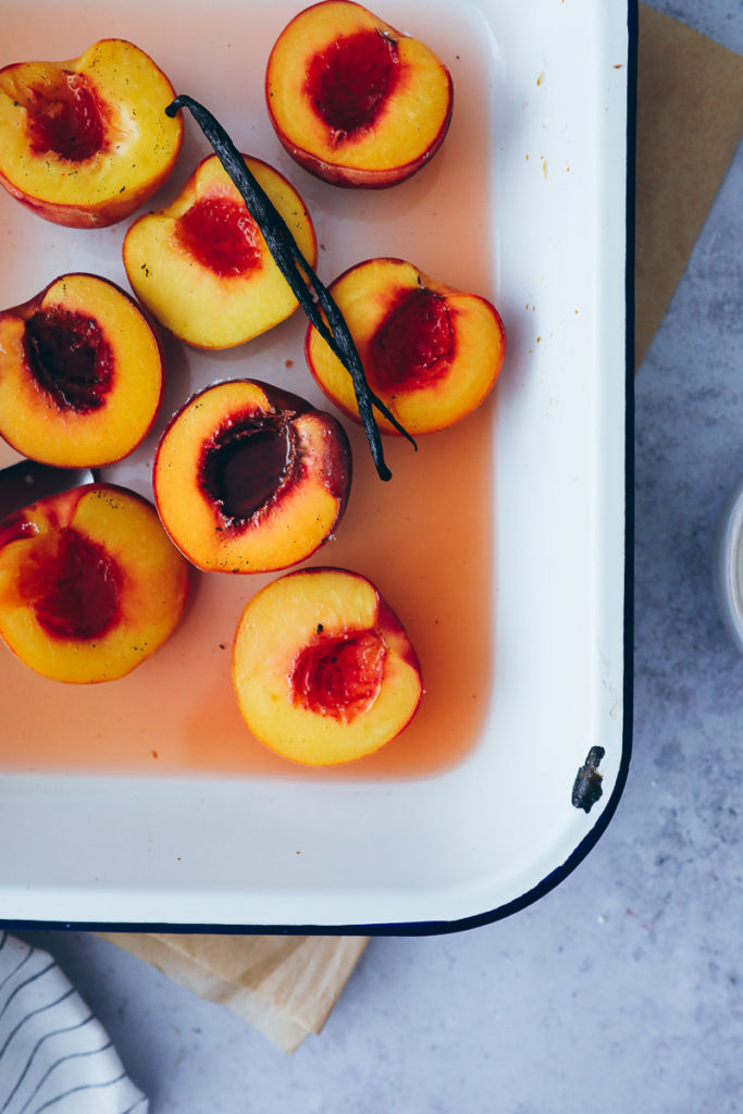 roasted peaches ofen pfirsich rezept foodstyling food photography grillen dessert obst dessert einfacher nachtisch steinobst rezept bakefeed zuckerzimtundliebe bakefeed