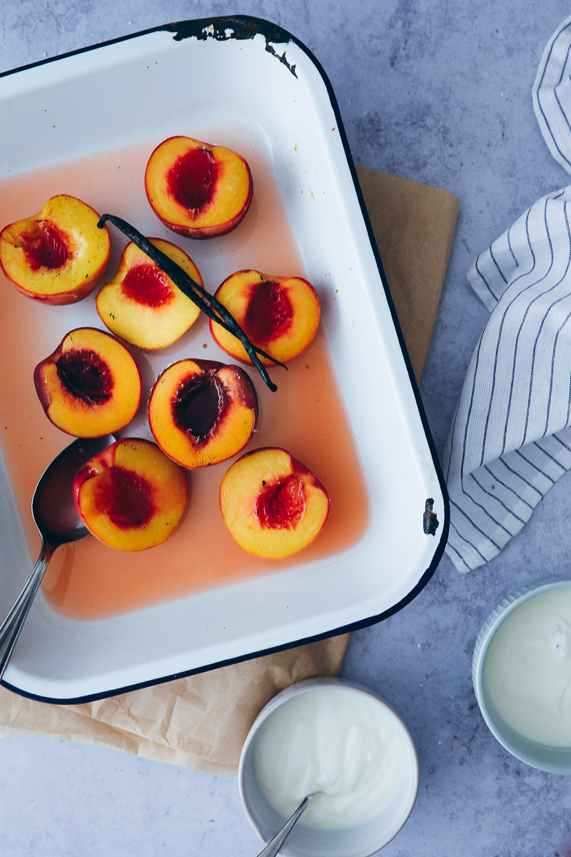 Rezept für karamellisierte Ofen-Vanille-Pfirsiche – roasted vanilla peaches recipe