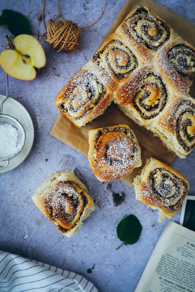 Apfelschnecken Nussschnecken Zimtschnecken Apfel füllung Nussfüllung food Styling food photography backblog zuckerzimtundliebe apple rolls buns hefeteig einfach herbstrezept apfelkuchen apfelrezept