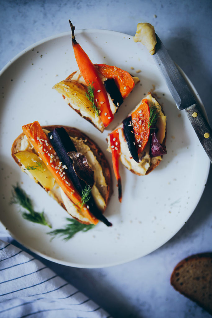 ahornsirup sesam Ofengemuese EDEKA vegetarisch kochbuch foodstyling mittagessen vegetarisch gemüse kochen einfach herbstrezept soulfood sesame maple vegetables pastinake urmoehren kuerbis foodstylist