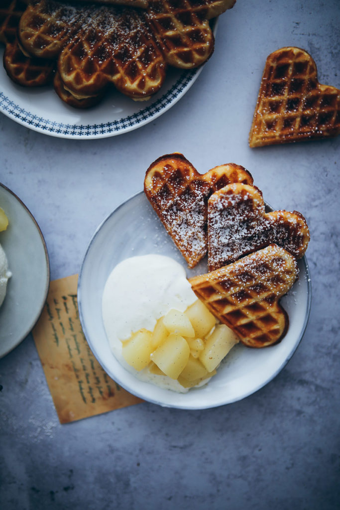 Marzipan Waffeln ricotta vanille birnen kompott waffles recipe zuckerzimtundliebe foodstyling adventswaffeln weihnachtswaffeln marzipanrezepte food stylist backblog galbani