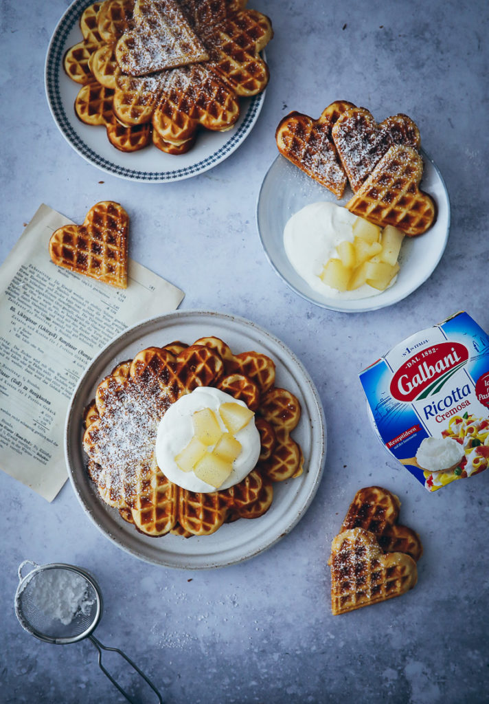 Marzipan Waffeln ricotta vanille birnen kompott waffles recipe zuckerzimtundliebe foodstyling adventswaffeln weihnachtswaffeln marzipanrezepte food stylist backblog galbani
