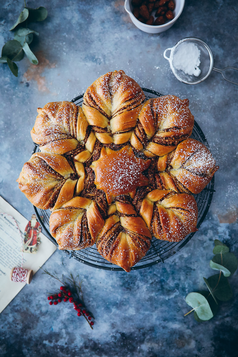 Rezept für Zimtstern-Hefezopf mit gebrannter Mandel-Füllung – cinnamon star bread recipe