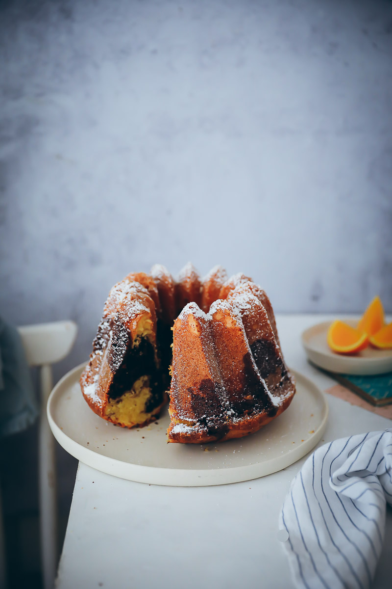 Orangen Marmorkuchen Gugelhupf Rezept orange marble bundt cake recipe einfacher kuchen bundkuchen napfkuchen rührteig foodstyling the bakefeed bundt of the month zuckerzimtundliebe foodblog deutscher backblog food photography food 52 styling