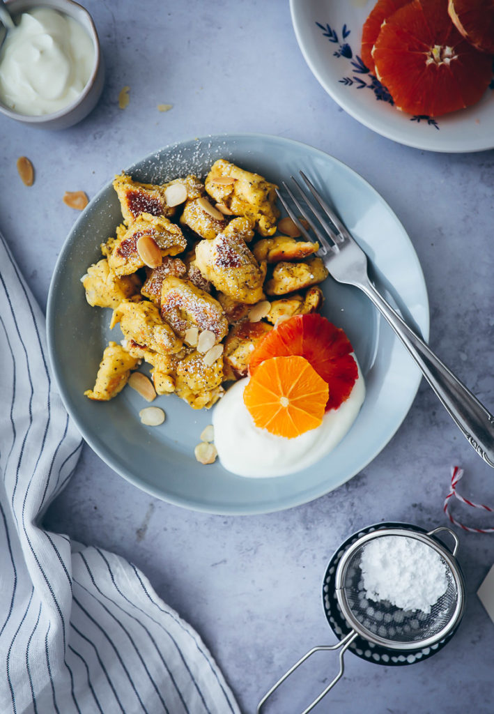 Orange Mohn Kaiserschmarrn rezept ofen schmarrn fluffig german pancake südtiroler rezepte poppy seed pancake pulled pancake frühstück brunchideen alpen rezepte essen in den bergen food styling food photography Backblog Foodblog zuckerzimtundliebe