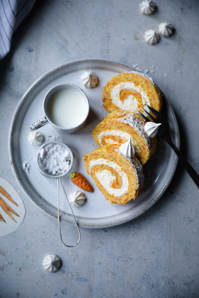 Biskuitrolle carrot cake cake roll swiss roll rüblikuchen moehrenkuchen osterkuchen zuckerzimtundliebe backblog foodstyling food stylist bakefeed food 52 easter cakes cheesecake swiss roll cheesecake frischkäse füllung