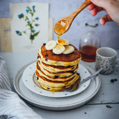 Chocolate Chip amerikanische Pancakes Rezept recipe einfaches Pfannkuchen Rezept fluffige Pancakes foodstyling zuckerzimtundliebe bakefeed food stylist food photography deutscher foodblog backblog