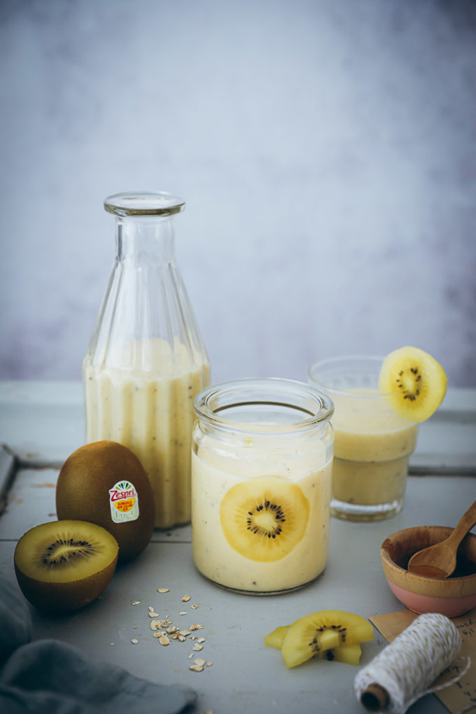 Kiwi Smoothie Rezept Recipe Zespri SunGold Kiwi foodstyling food stylist food photography zuckerzimtundliebe frühstücksrezept vitamin c rezept brunch ideen