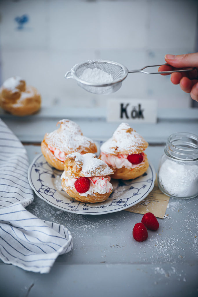Windbeutel Rezept himbeersahne choux pastry brandteig grundrezept brandmasse himbeer gebäck teilchen foodstyling food photography zuckerzimtundliebe bakefeed cream puffs