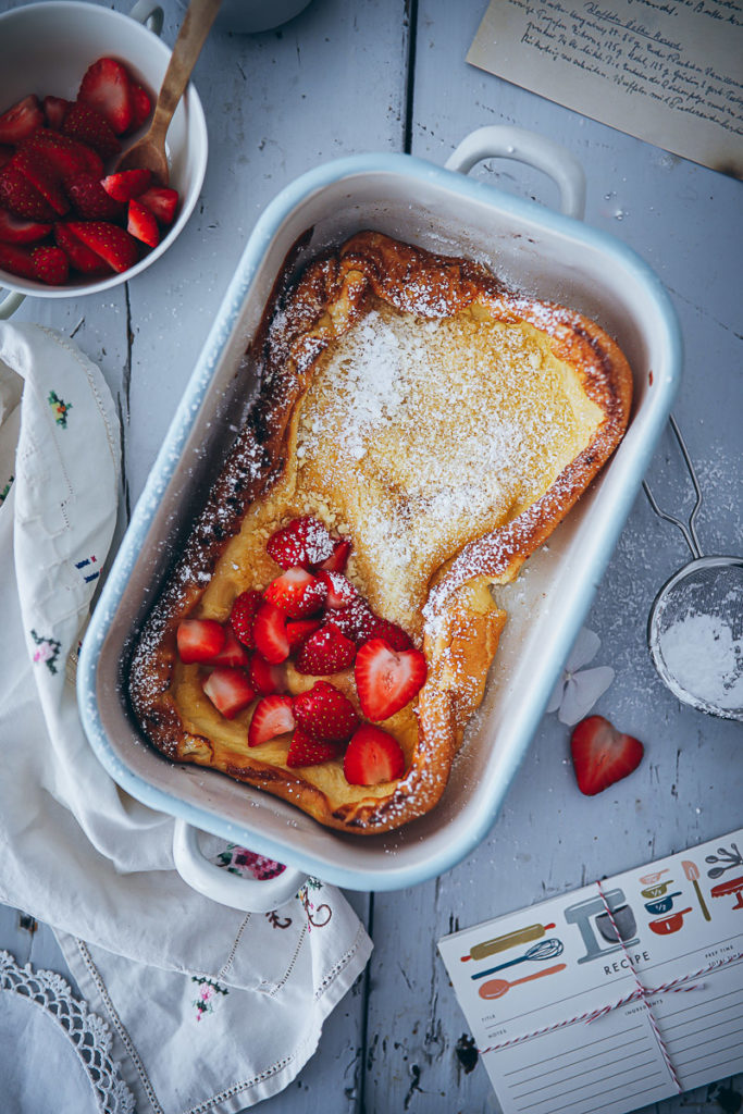 Dutch Baby Rezept Ofenpfannkuchen Auflaufform Zuckerzimtundliebe Foodstyling food photography bakefeed food 52 thekitchn erdbeer pfannkuchen pancake frühstücksrezept