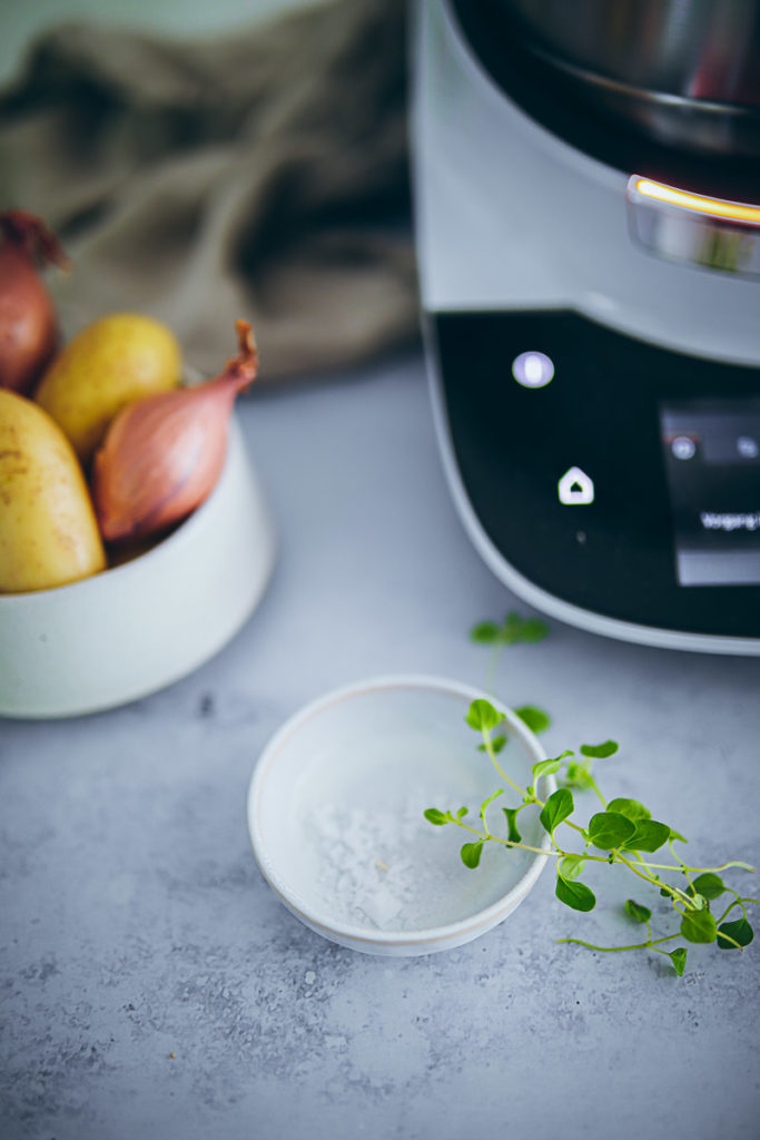 Test Bosch Cookit Küchenmaschine mit Kochfunktion Wlan Zucchini Kartoffelsuppe Rezept einfache Suppe Mittagessen foodstyling food photography Küchengeräte test Was kann der Cookit