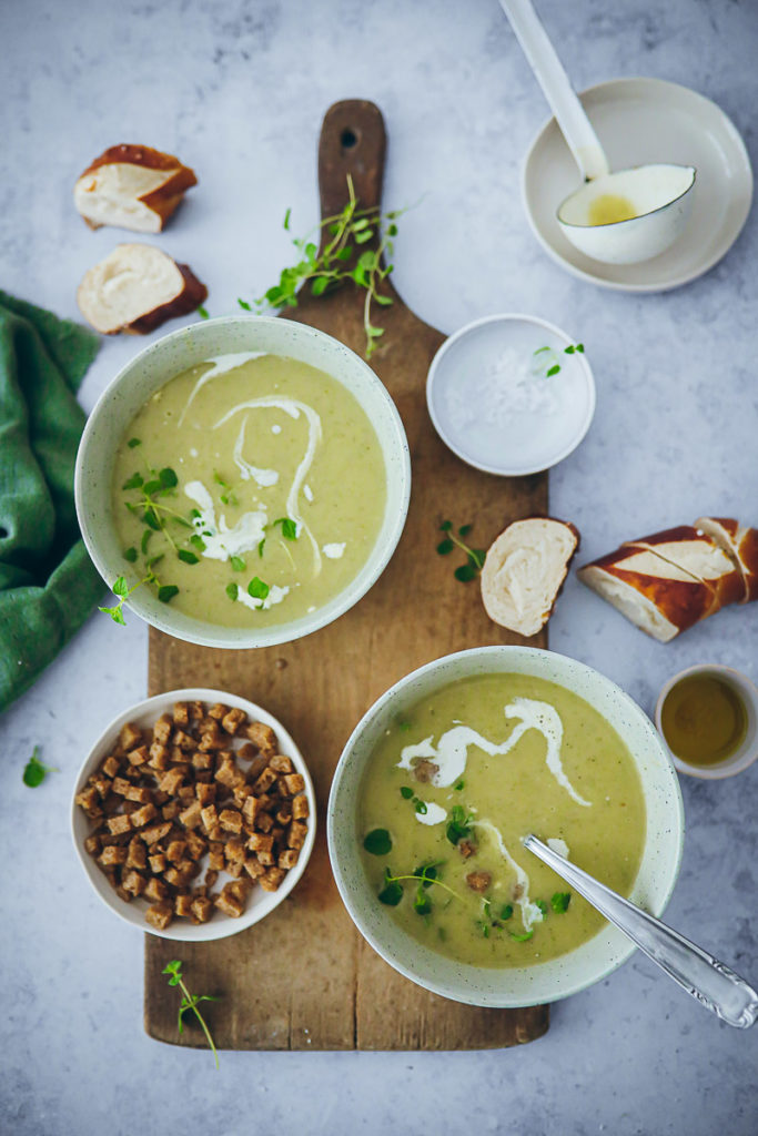 Test Bosch Cookit Küchenmaschine mit Kochfunktion Wlan Zucchini Kartoffelsuppe Rezept einfache Suppe Mittagessen foodstyling food photography Küchengeräte test Was kann der Cookit