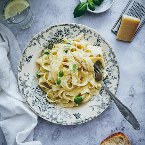 Rezept Pasta Fettuccine Alfredo Cacio e Pepe einfaches Pastarezept Nudelrezept foodstyling bräter kaufen tchibo bräter landpartie food photography zuckerzimtundliebe feedfeed foodstylist