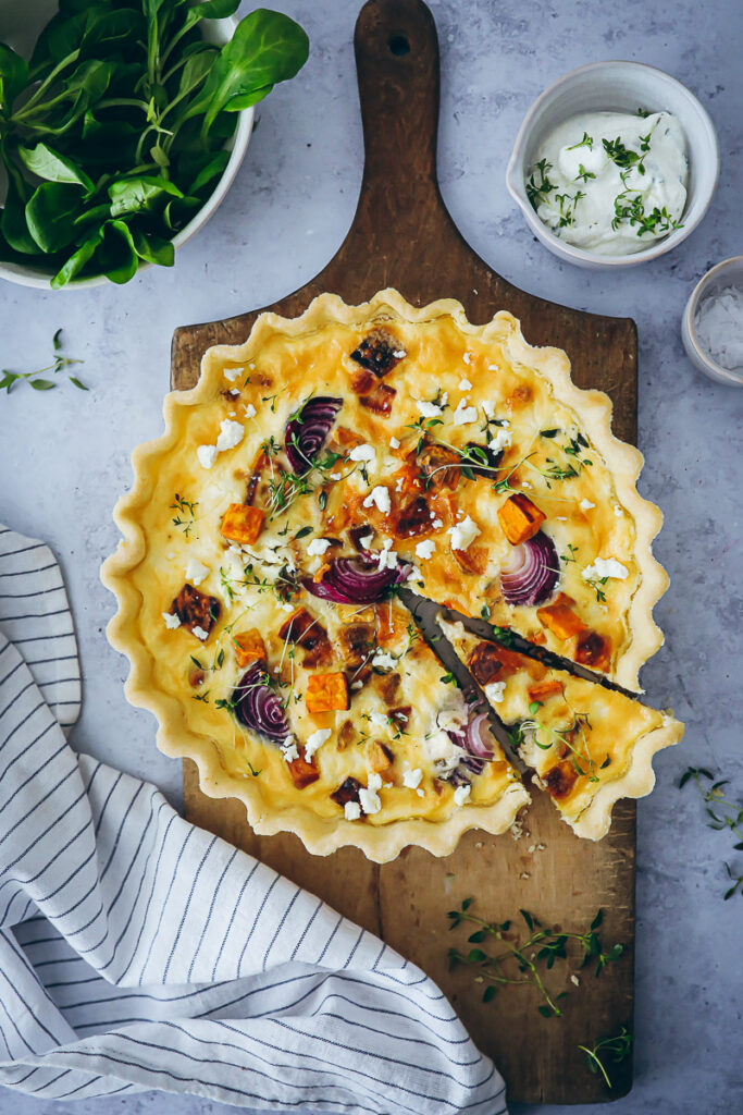 Suesskartoffel Feta Quiche Rezept sweet potato feta tart muerbeteig herzhafte tarte einfaches vegetarisches Mittagessen Bosch Cookit Test Zuckerzimtundliebe Foodstyling food photography feedfeed food52