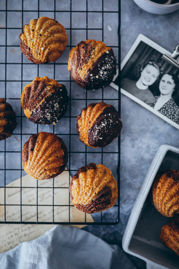Nusskuchen Marmorkuchen Muffins Rezept hazelnut marble muffins madeleines recipe foodstyling food52 bakefeed bake from scratch feedfeed backblog