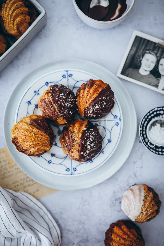 Nusskuchen Marmorkuchen Muffins Rezept hazelnut marble muffins madeleines recipe foodstyling food52 bakefeed bake from scratch feedfeed backblog